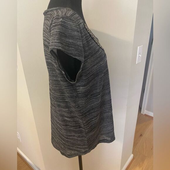 Studio Y Large Lightweight Gray T Shirt Jeweled Neck NWOT - Picture 2 of 16